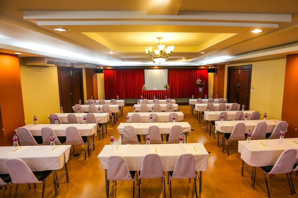 Madina Rayong Hotel Екстериор снимка