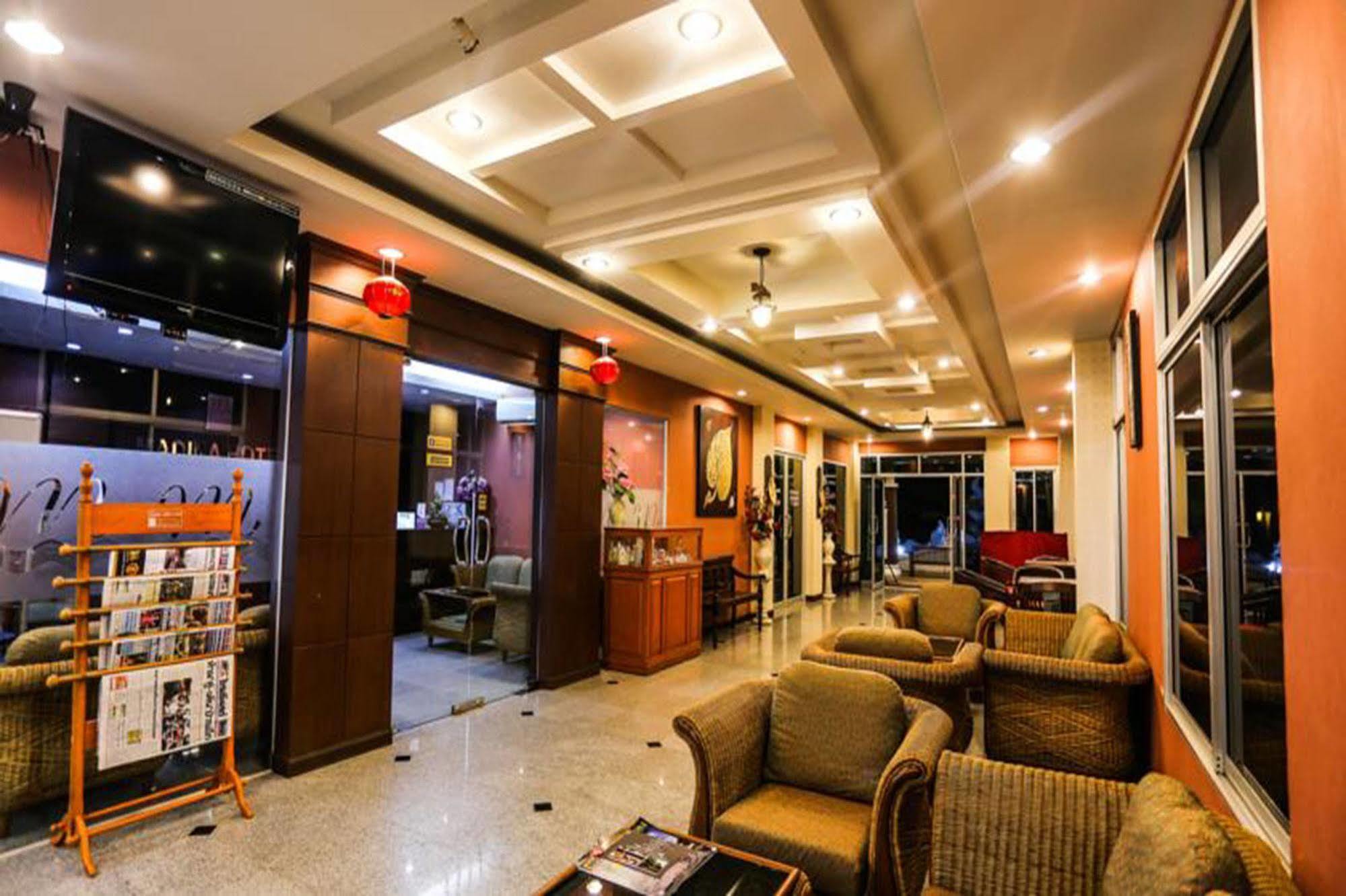 Madina Rayong Hotel Екстериор снимка