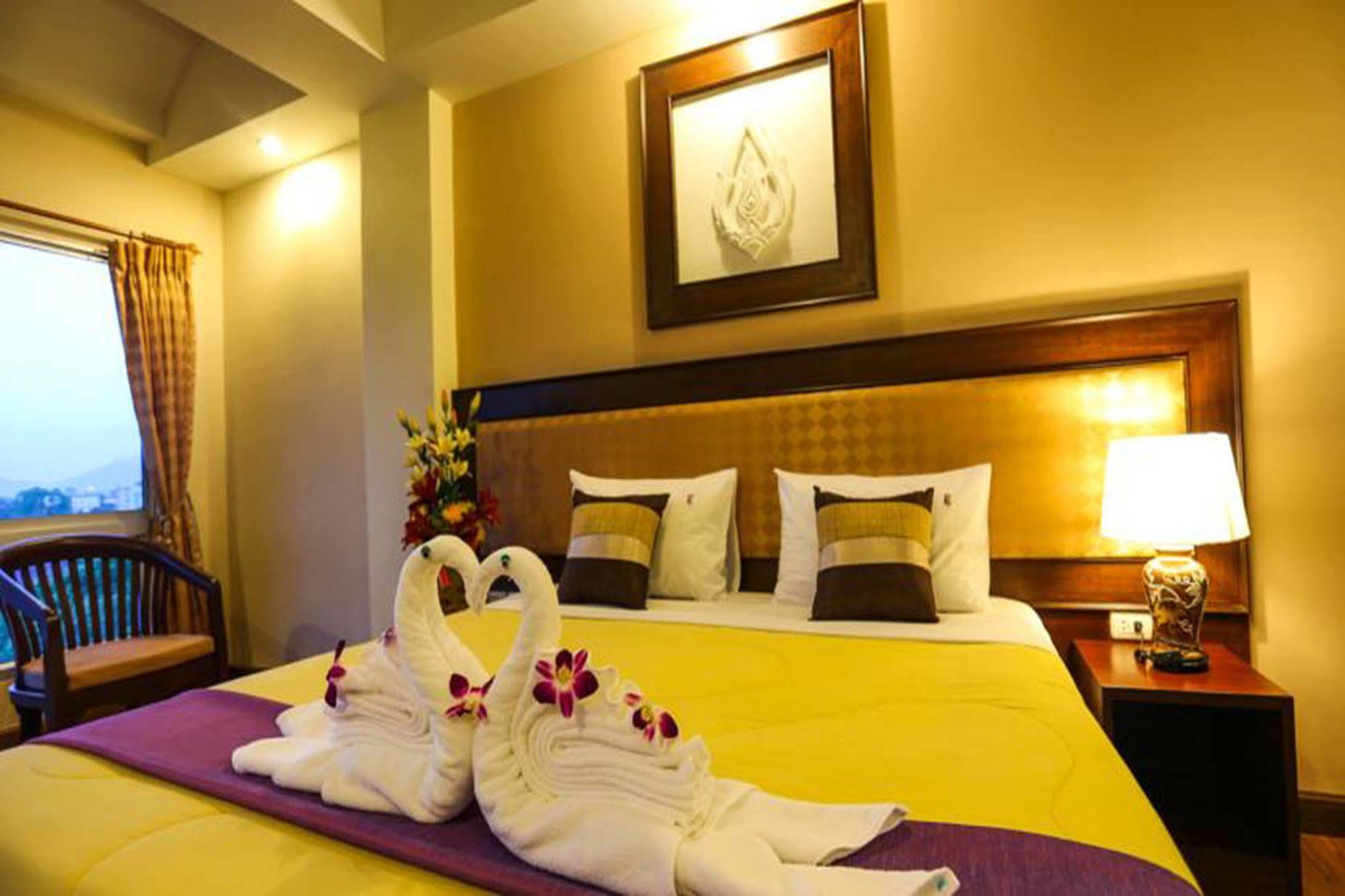 Madina Rayong Hotel Екстериор снимка
