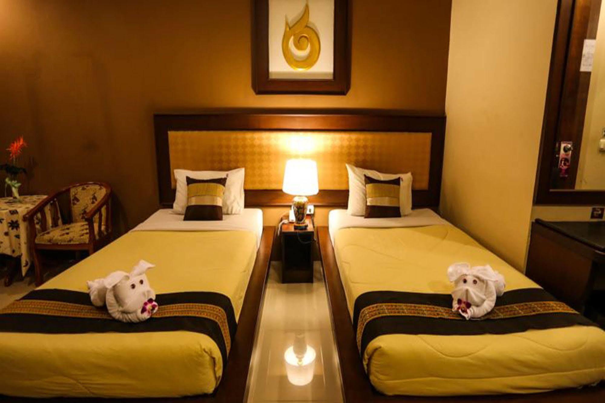 Madina Rayong Hotel Екстериор снимка